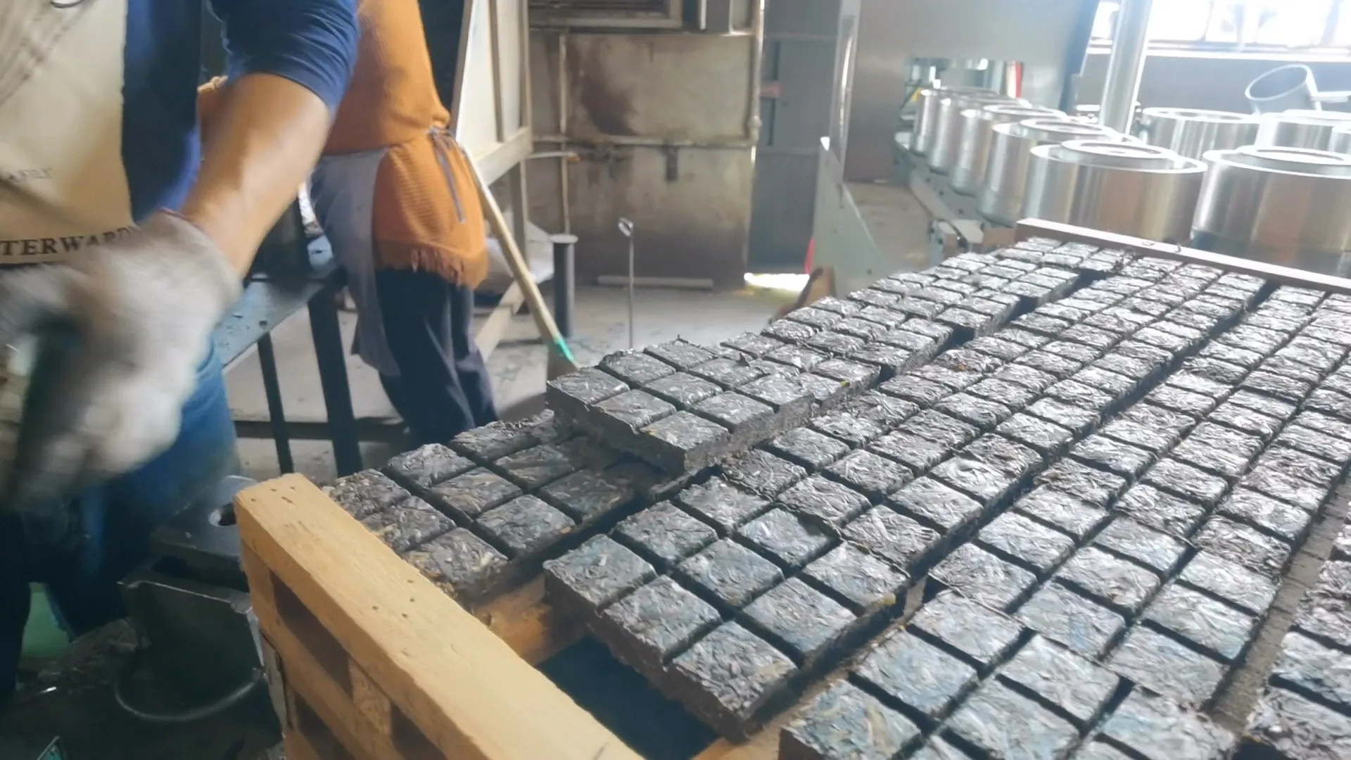 Private Label Puerh Manufacturing background